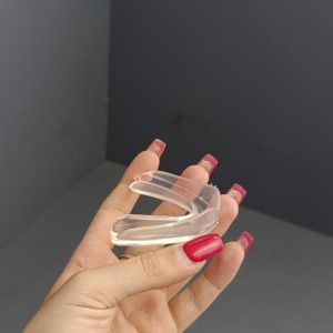 لثه گیر شفاف