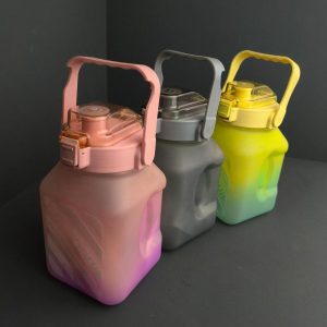 بطری مکعبی آبرنگی